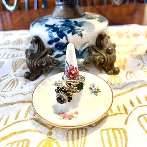 Beautiful vintage ring holder!